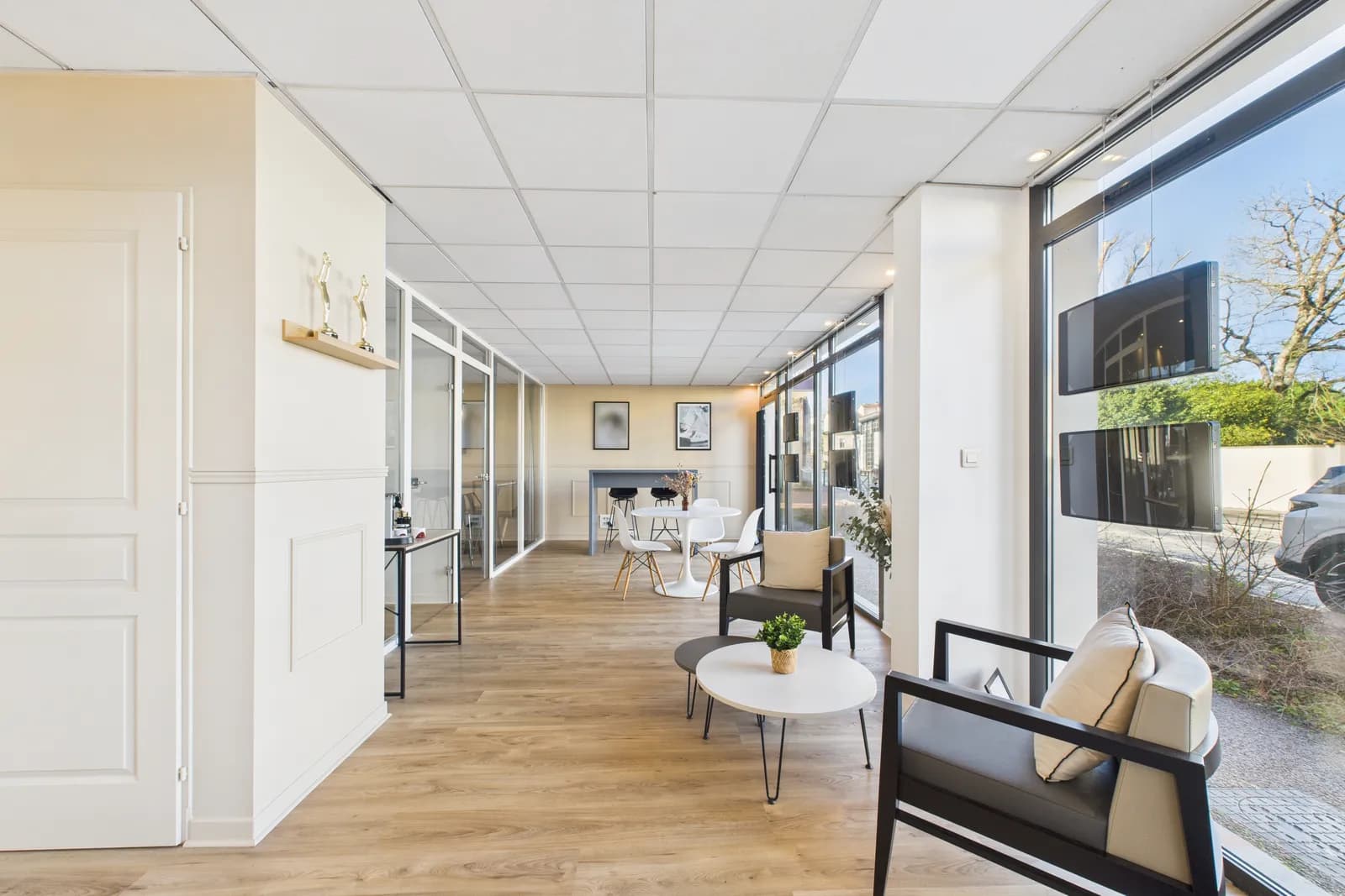 L’espace de réception de l’agence HESTEDA Bruges