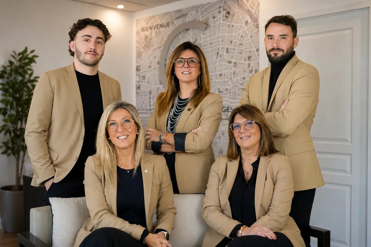 L’équipe CENTURY 21 Hesteda réunie à l’agence du Bouscat