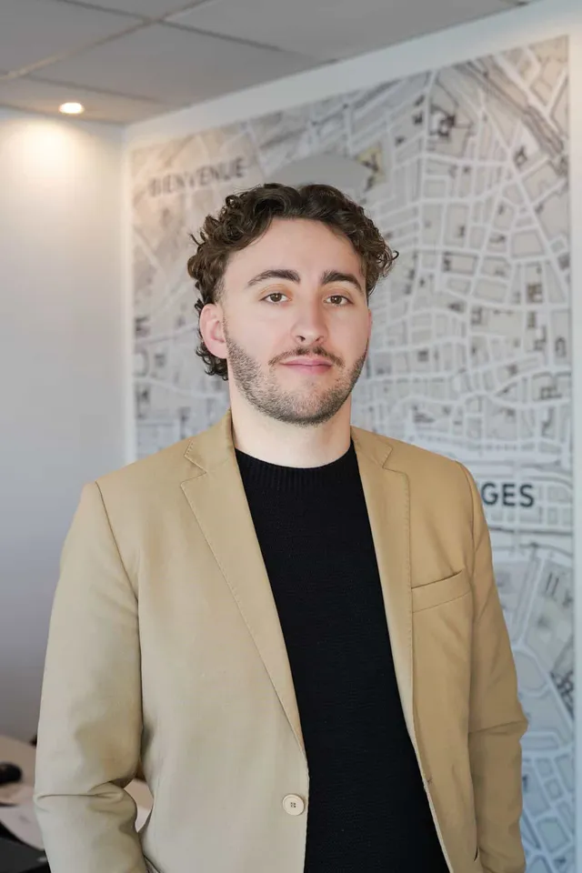 Adrien, Conseiller en immobilier — agence de Le Bouscat